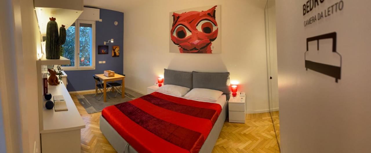 Tra Le Torri B&B - Ampia Stanza Privata In Appartamento Con Bagno Privato Accessibile Da Corridoio Болонья Экстерьер фото