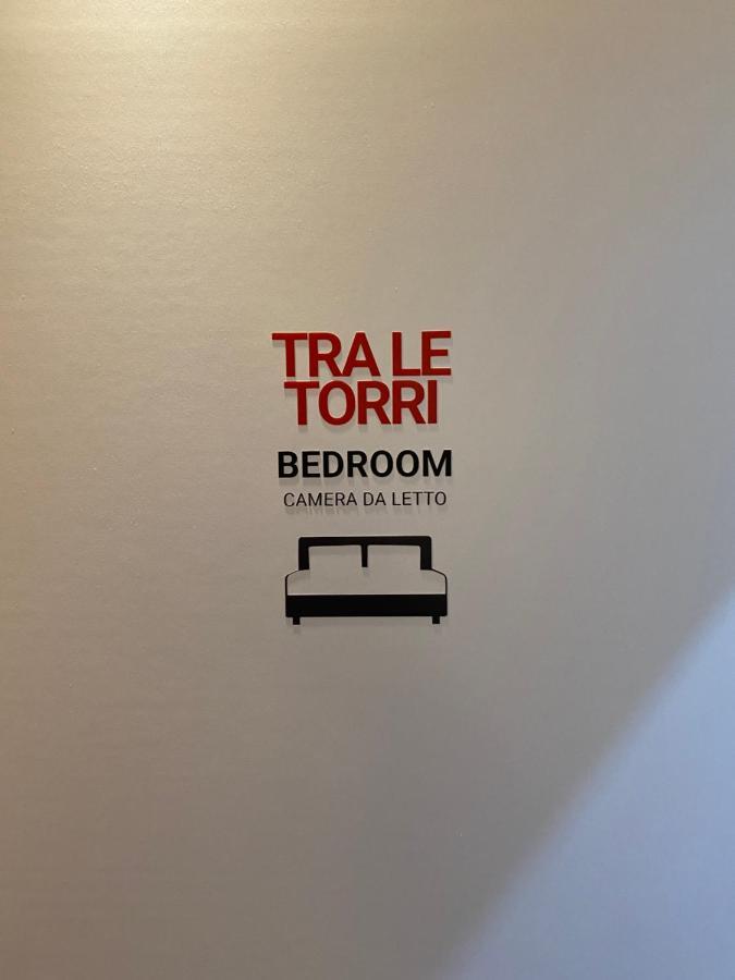 Tra Le Torri B&B - Ampia Stanza Privata In Appartamento Con Bagno Privato Accessibile Da Corridoio Болонья Экстерьер фото