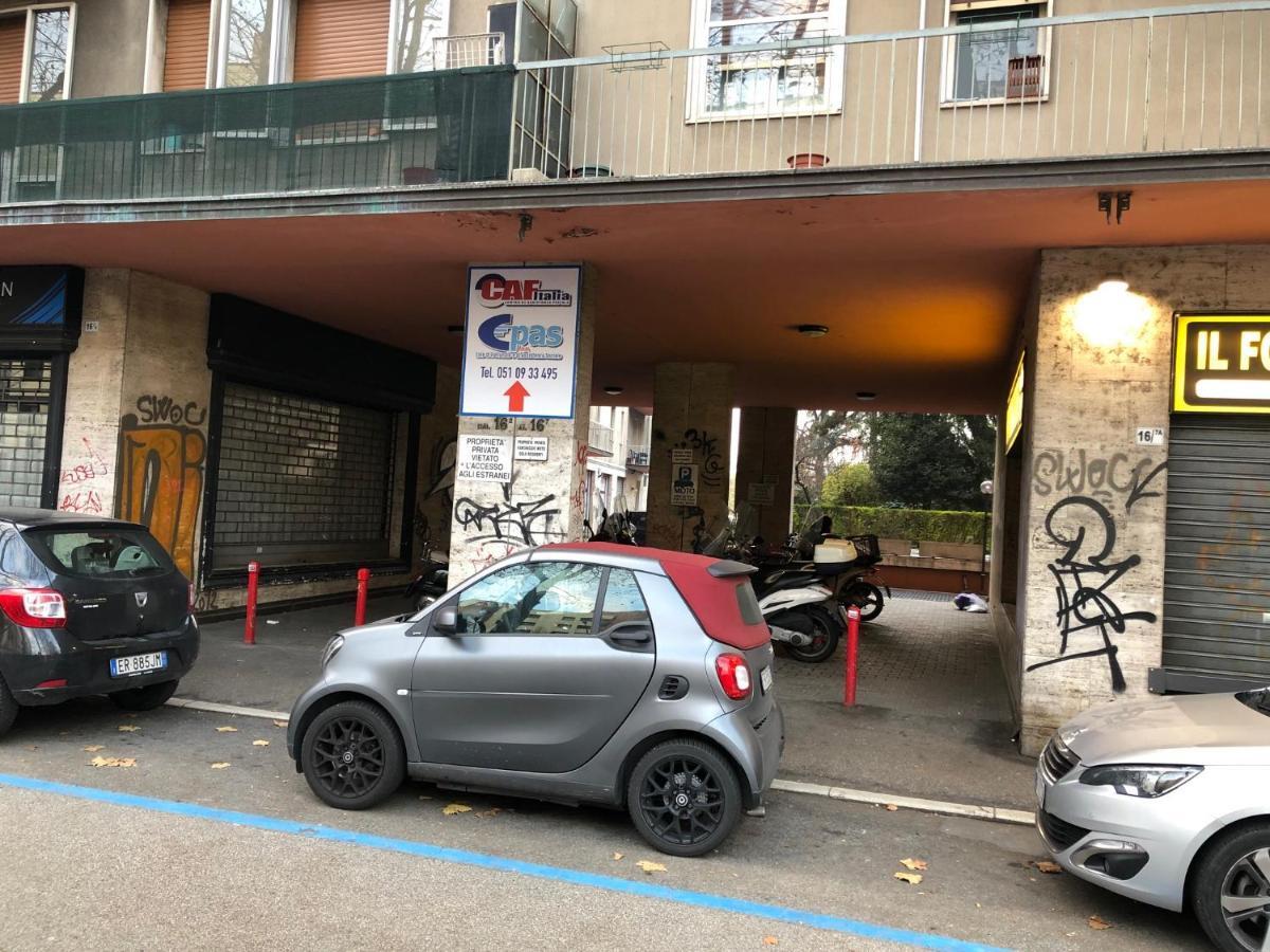 Tra Le Torri B&B - Ampia Stanza Privata In Appartamento Con Bagno Privato Accessibile Da Corridoio Болонья Экстерьер фото
